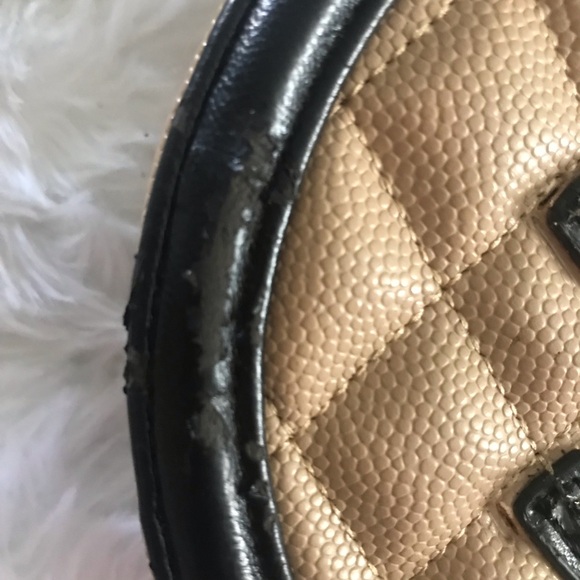 Woman’s Vintages CC Tan Quilted Round Bag *Firm Priced* - Picture 7 of 13